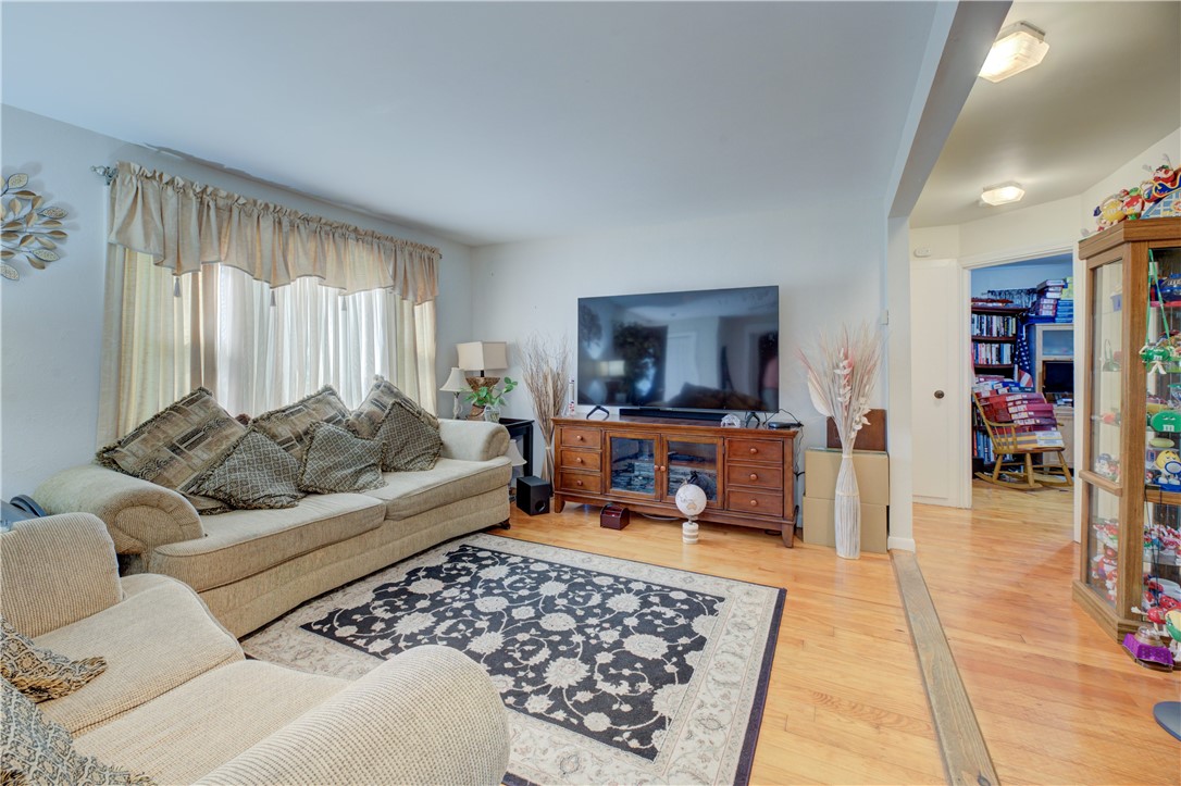 117 Bulgarmarsh Road Tiverton, RI 02878 - Photo 9 of 41