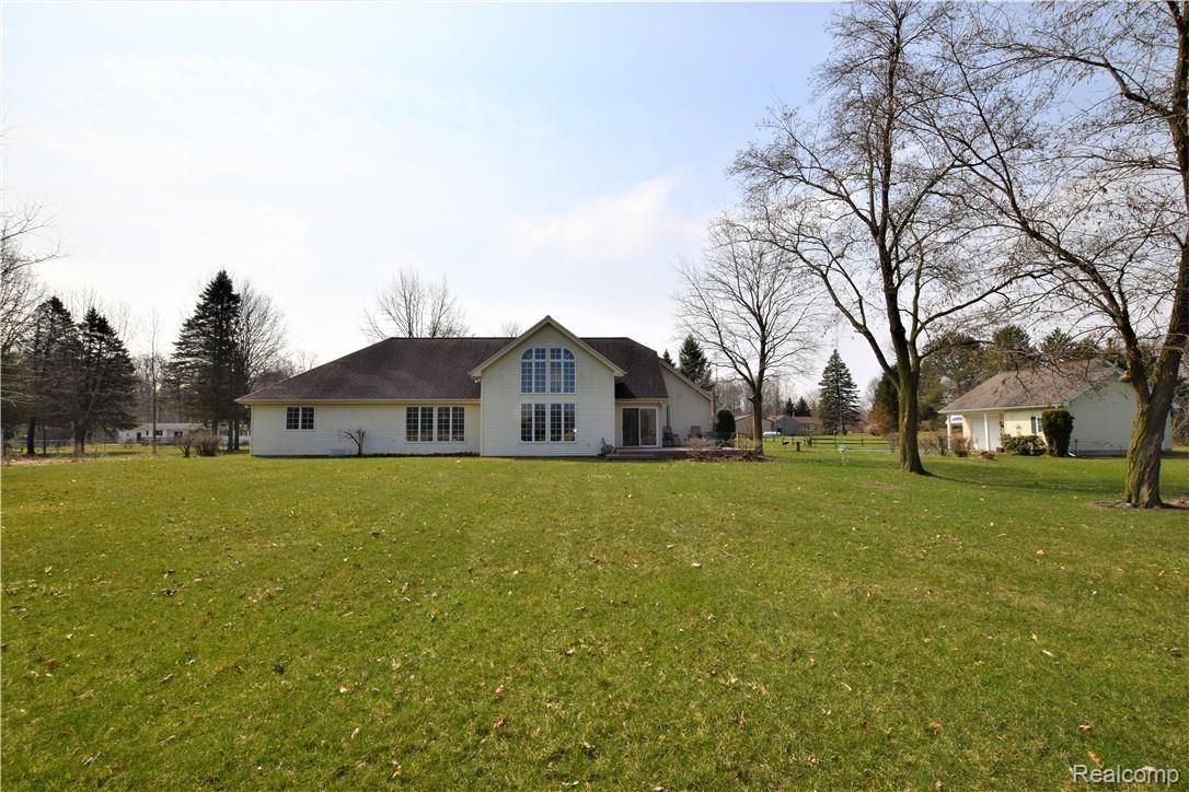 12405 East Potter Road Davison, MI 48423 - Photo 18 of 36 DSC_0035 (2).JPG
