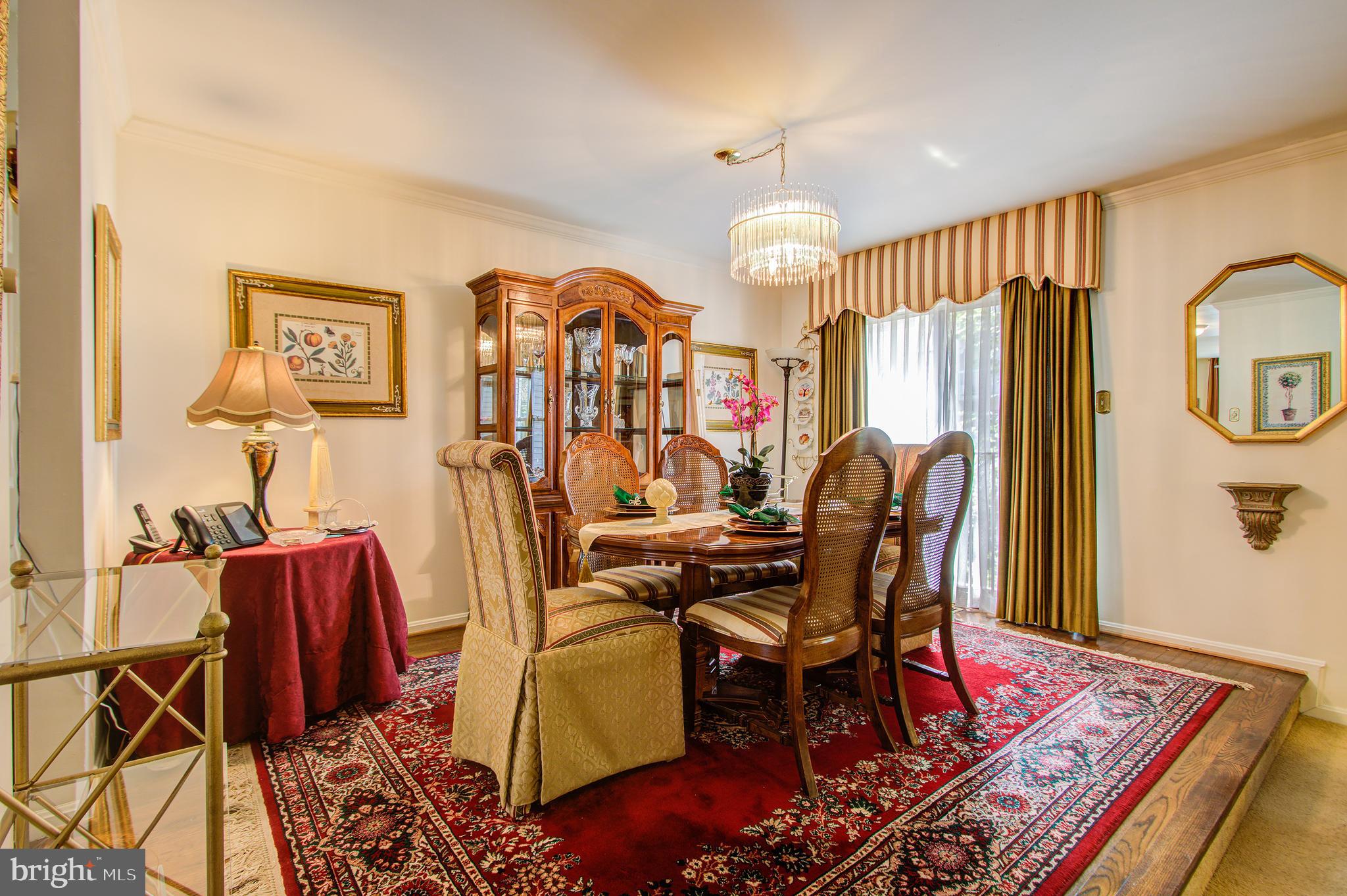 10940 Pebble Run Drive Silver Spring, MD 20902 - Photo 13 of 36 Bight & sunny dining room