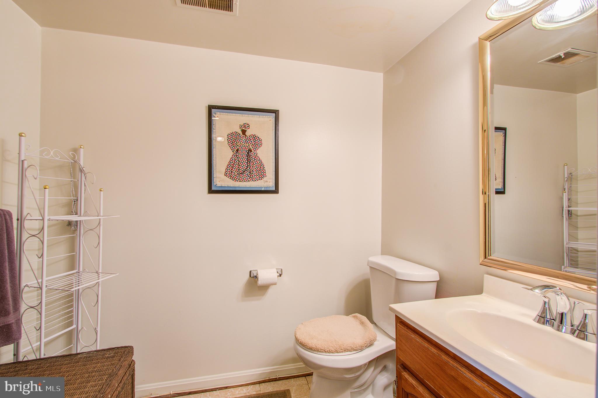 10940 Pebble Run Drive Silver Spring, MD 20902 - Photo 7 of 36 Half bath