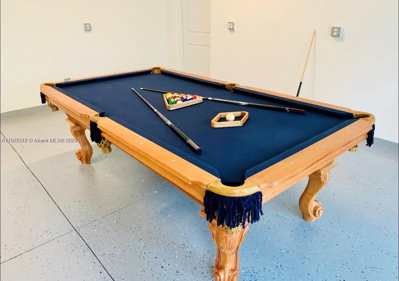 667 Southwest Cleveland Avenue, Unit 3 Stuart, FL 34994 - Photo 35 of 42 a view of entryway