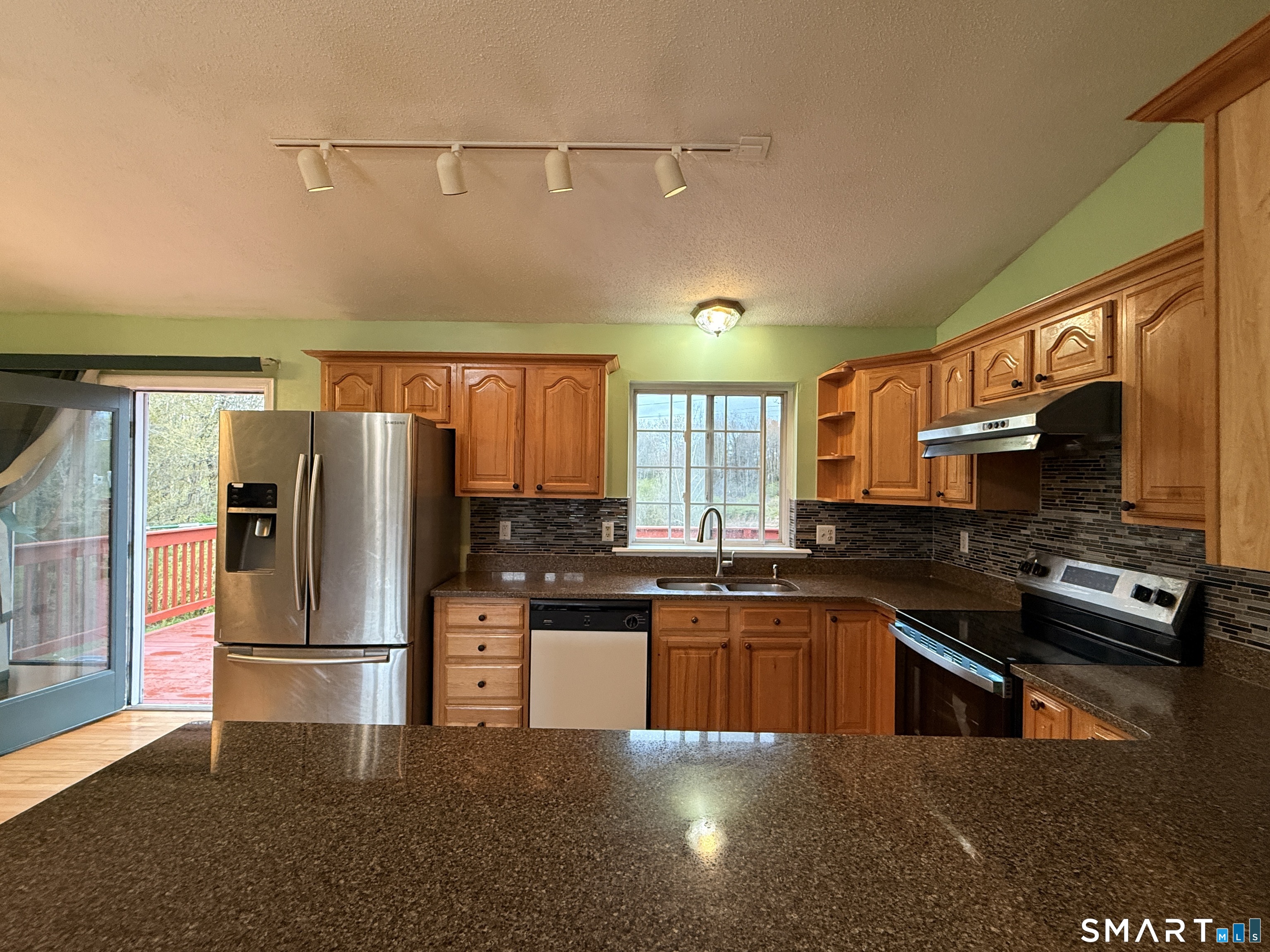 26 Tourtellotte Road Putnam, CT 06260 - Photo 3 of 40