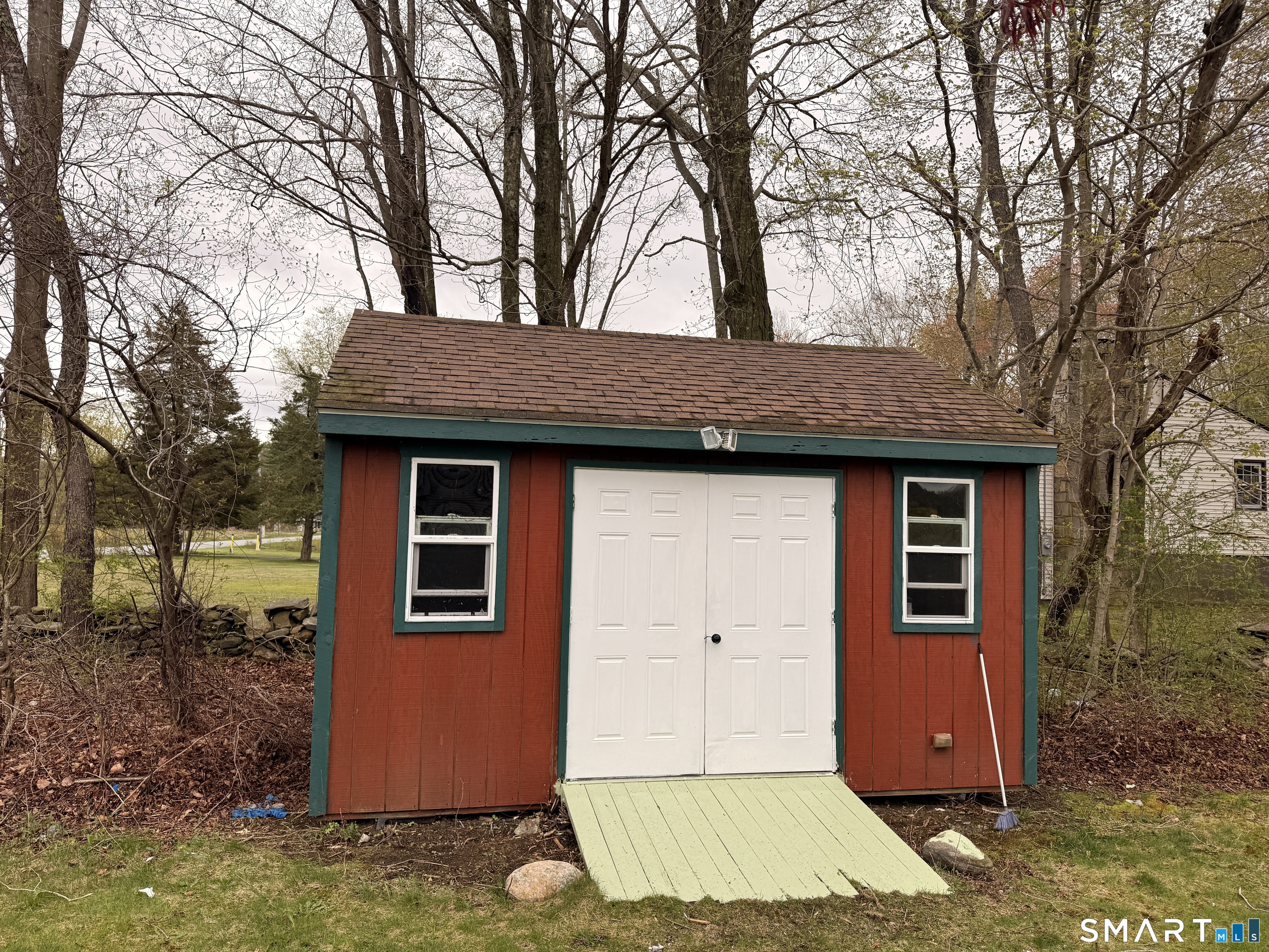 26 Tourtellotte Road Putnam, CT 06260 - Photo 31 of 40