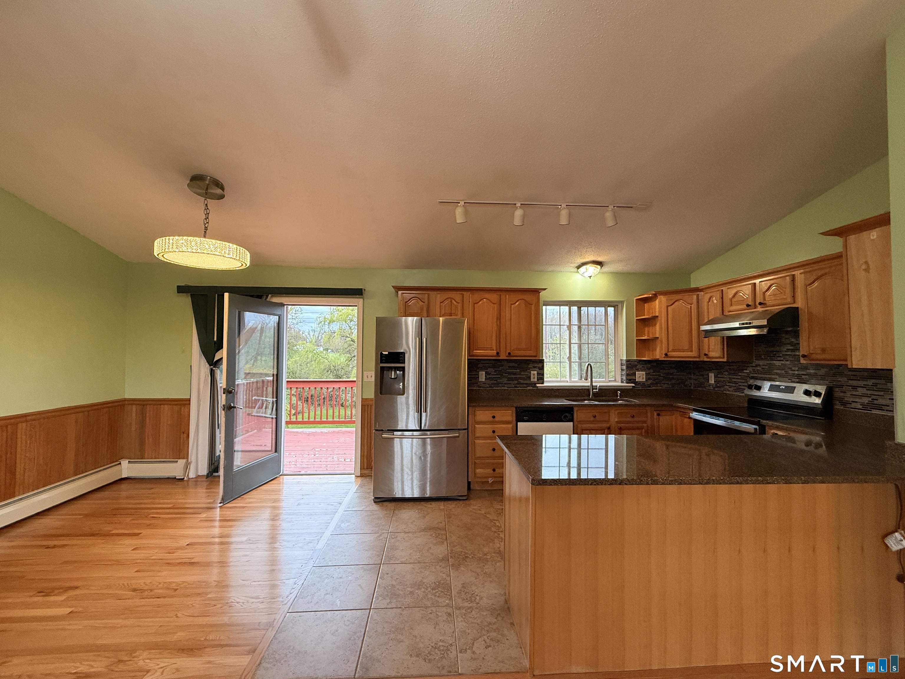 26 Tourtellotte Road Putnam, CT 06260 - Photo 6 of 40