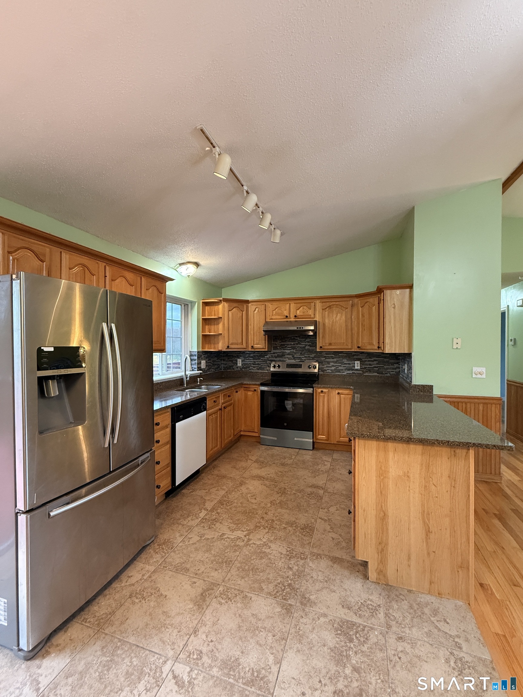 26 Tourtellotte Road Putnam, CT 06260 - Photo 8 of 40