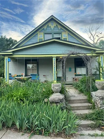 $399,000 | 2920 Holly Street, Kansas City, MO 64108