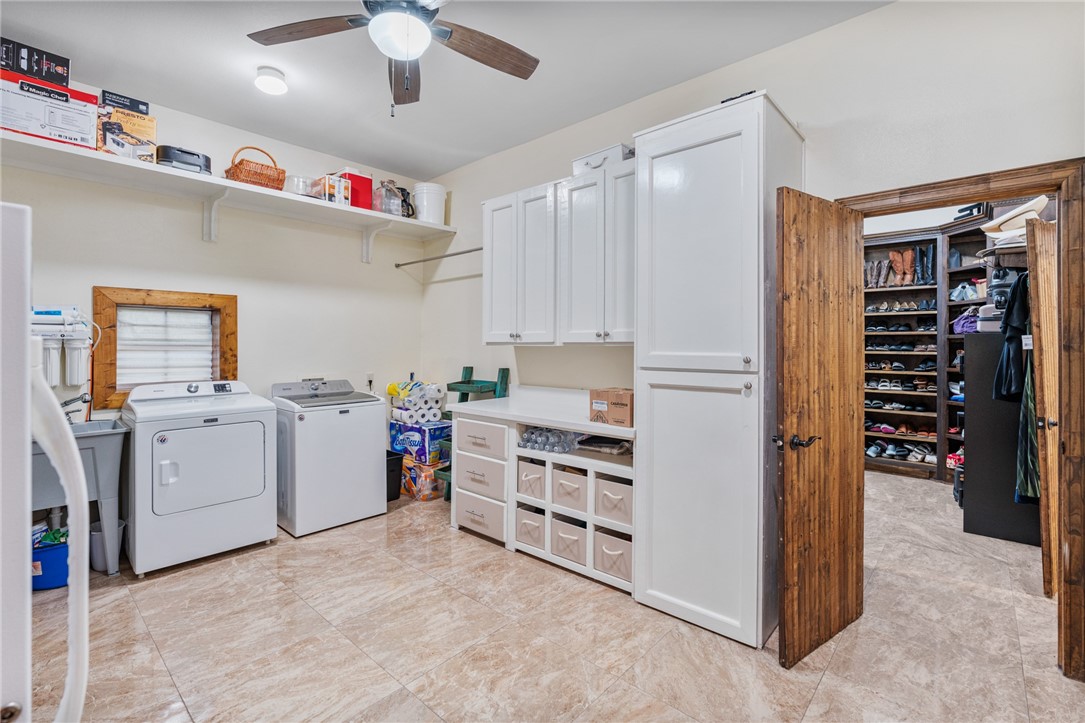 1058 South Smith Street Hebbronville, TX 78361 - Photo 14 of 40 a view of storage and utility