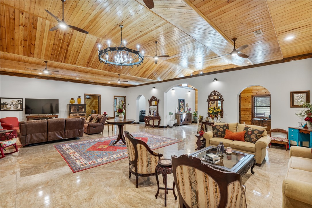 1058 South Smith Street Hebbronville, TX 78361 - Photo 24 of 40 a living room with furniture