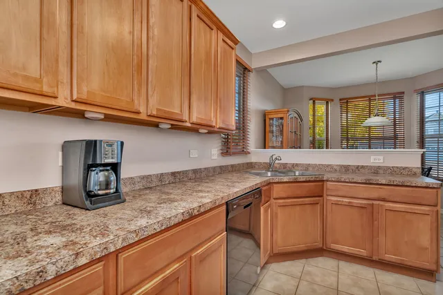 $379,900 | 25408 Cove Court, Plainfield, IL 60544