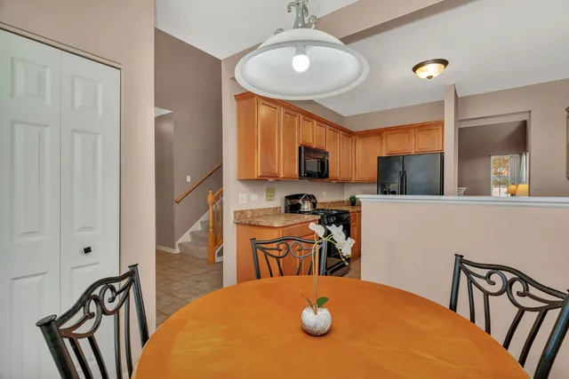 $379,900 | 25408 Cove Court, Plainfield, IL 60544