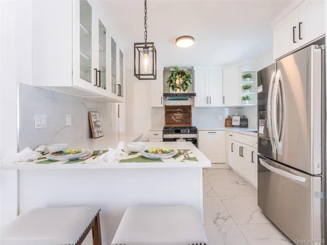 $1,128,000 | 120 Glenwood Road, Glenwood Landing, NY 11547