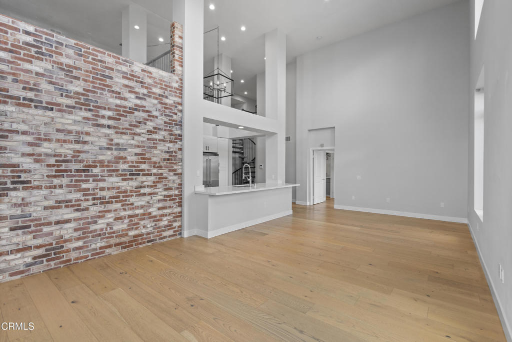 1901 South Victoria Avenue, Unit 204 Oxnard, CA 93035 - Photo 17 of 40 a view of an empty room and window