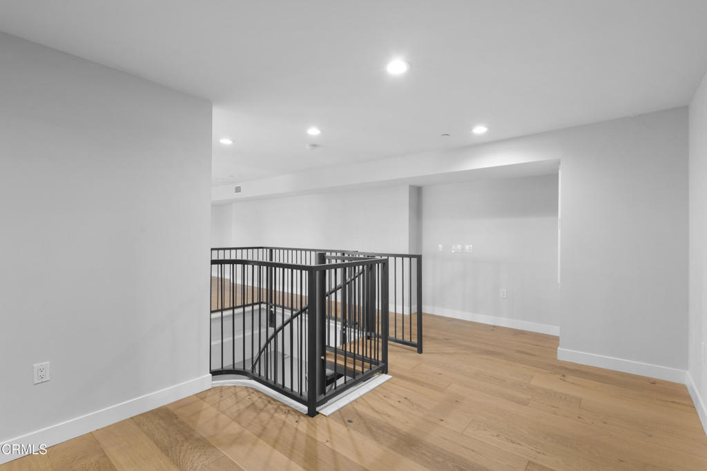 1901 South Victoria Avenue, Unit 204 Oxnard, CA 93035 - Photo 31 of 40 a view of a hallway