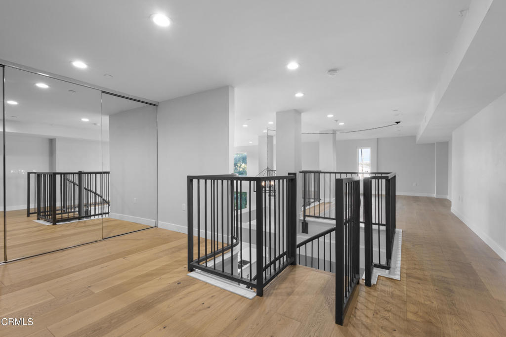 1901 South Victoria Avenue, Unit 204 Oxnard, CA 93035 - Photo 32 of 40 a view of a hallway