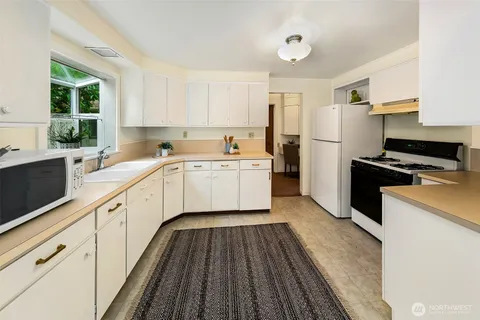 $749,950 | 15545 8th Avenue Northeast, Shoreline, WA 98155
