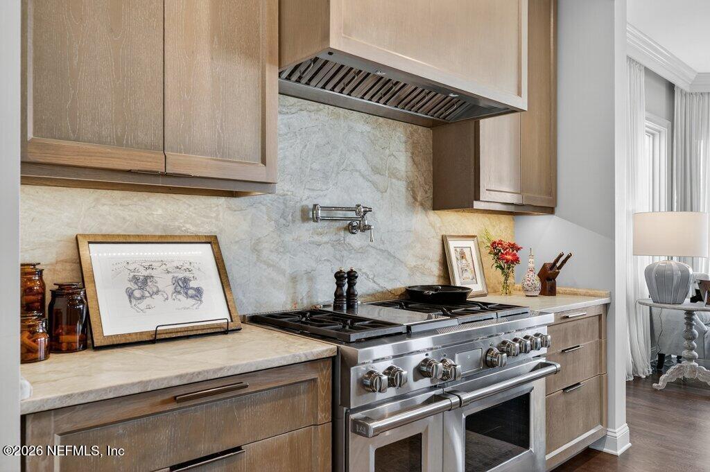 4626 River Point Road West Jacksonville, FL 32207 - Photo 19 of 76 Wolf 6 Burner Range!