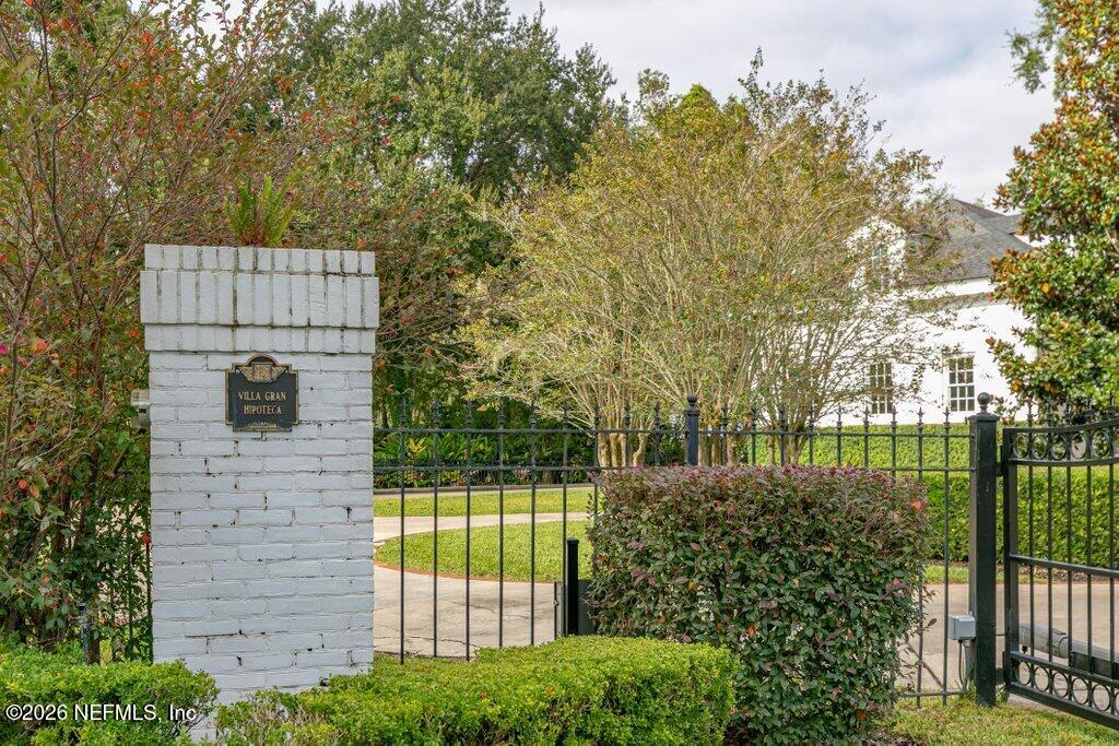 4626 River Point Road West Jacksonville, FL 32207 - Photo 8 of 76 Private Gated Entrance