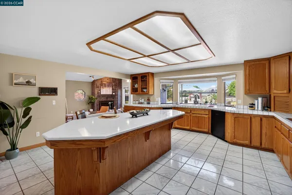 $1,385,000 | 139 Loren Lane, Oakley, CA 94561