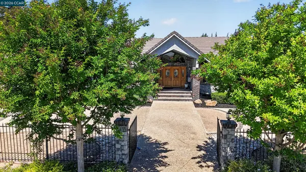 $1,385,000 | 139 Loren Lane, Oakley, CA 94561