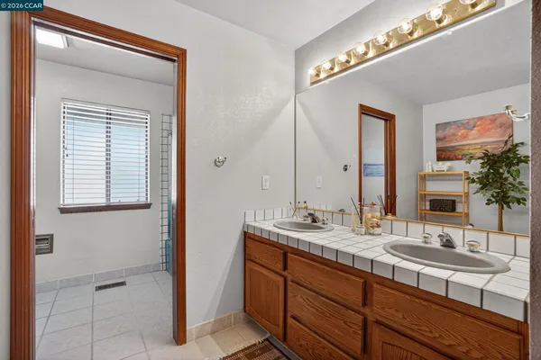 $1,385,000 | 139 Loren Lane, Oakley, CA 94561