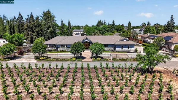 $1,385,000 | 139 Loren Lane, Oakley, CA 94561