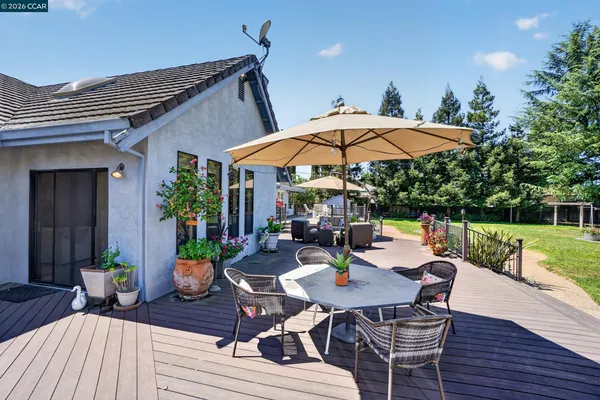 $1,385,000 | 139 Loren Lane, Oakley, CA 94561