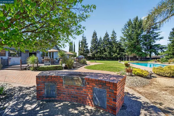 $1,385,000 | 139 Loren Lane, Oakley, CA 94561