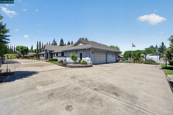 $1,385,000 | 139 Loren Lane, Oakley, CA 94561