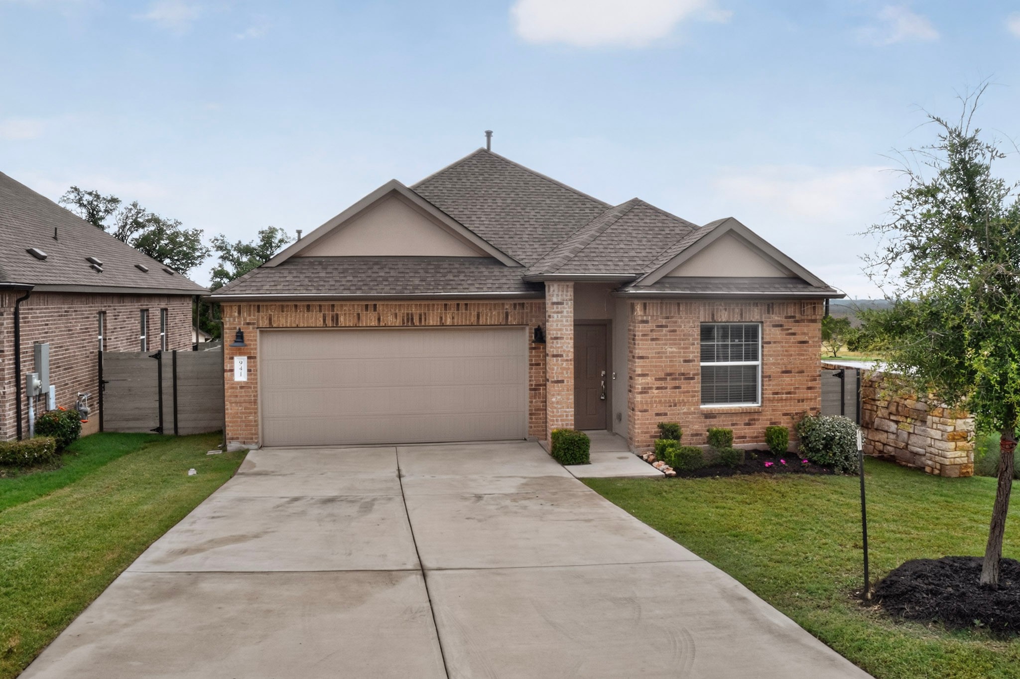 941 Legends Lane Georgetown, TX 78628 - Photo 31 of 40 Front of the home view 2