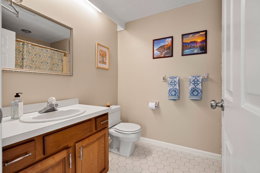 1215 Sheffield Way, Unit 1215 Saugus, MA 01906 - Photo 23 of 41