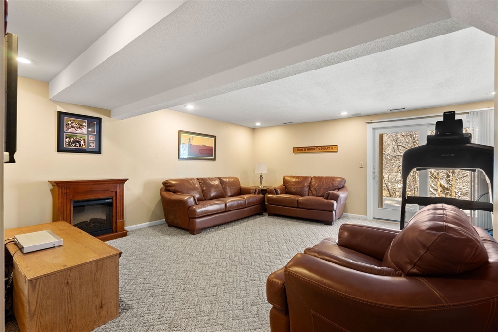 1215 Sheffield Way, Unit 1215 Saugus, MA 01906 - Photo 35 of 41