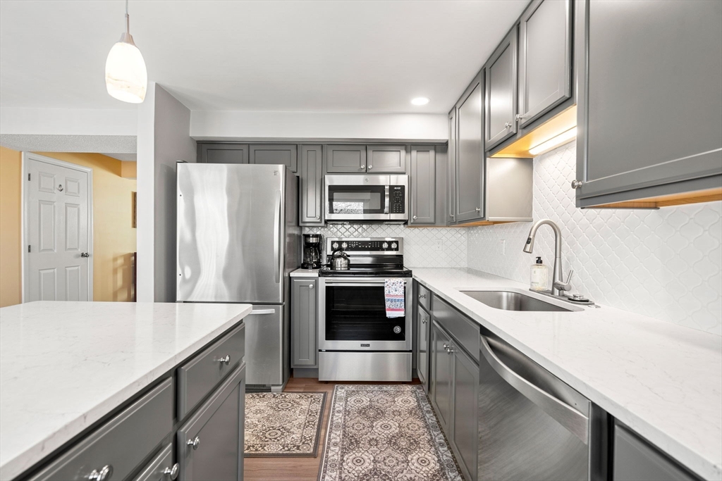 1215 Sheffield Way, Unit 1215 Saugus, MA 01906 - Photo 8 of 41