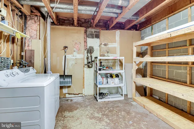 $2,700 | 9911 Whitewater Drive, Burke, VA 22015