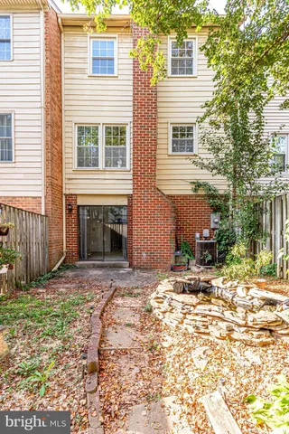 $2,700 | 9911 Whitewater Drive, Burke, VA 22015