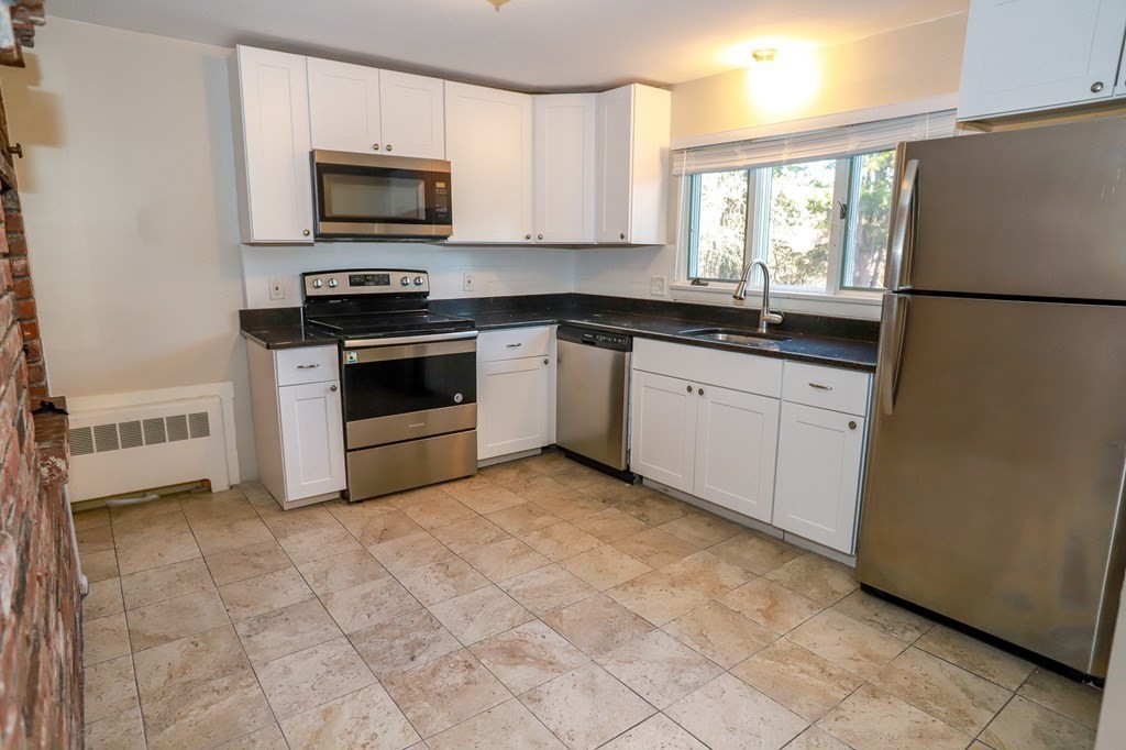 20 Cherokee Road Acton, MA 01720 - Photo 3 of 17 Gallery Image 3