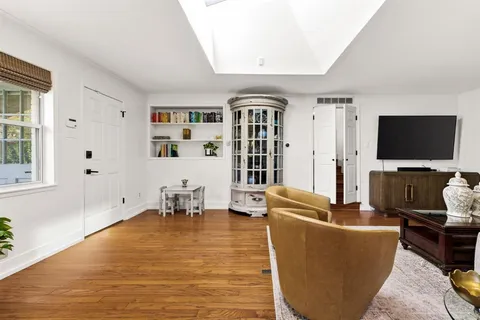 $699,000 | 9925 Estate Lane, Dallas, TX 75238