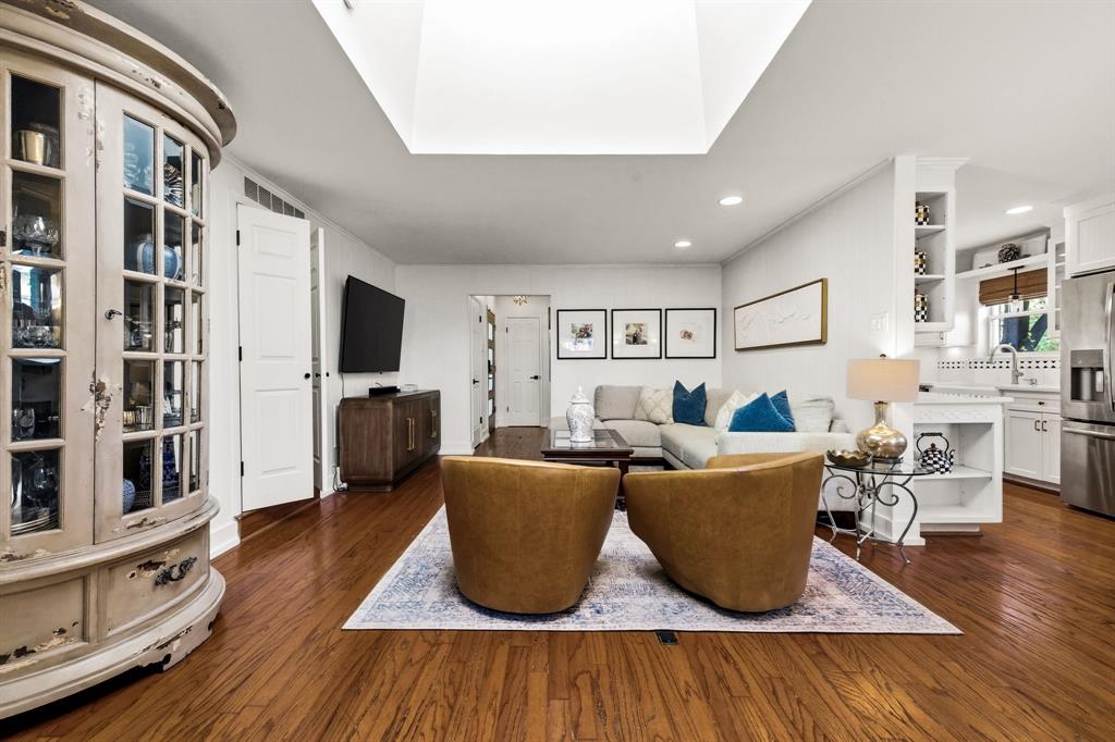 9925 Estate Lane Dallas, TX 75238 - Photo 14 of 39