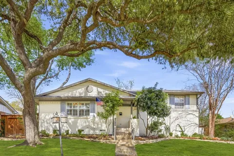 $699,000 | 9925 Estate Lane, Dallas, TX 75238