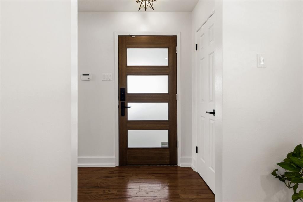 9925 Estate Lane Dallas, TX 75238 - Photo 5 of 39