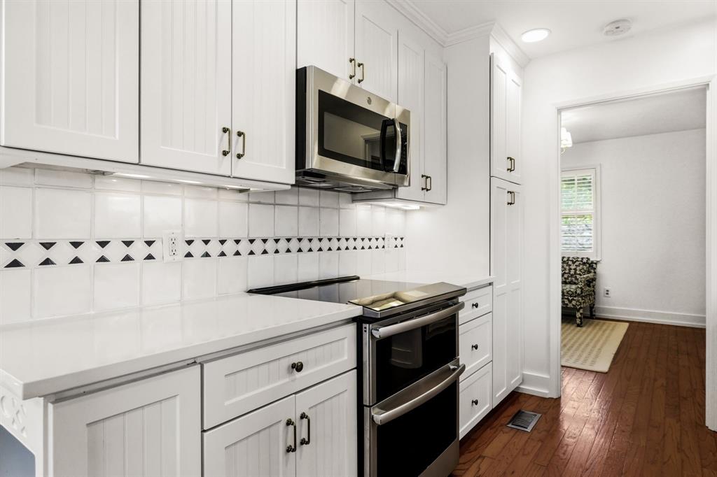 9925 Estate Lane Dallas, TX 75238 - Photo 10 of 39