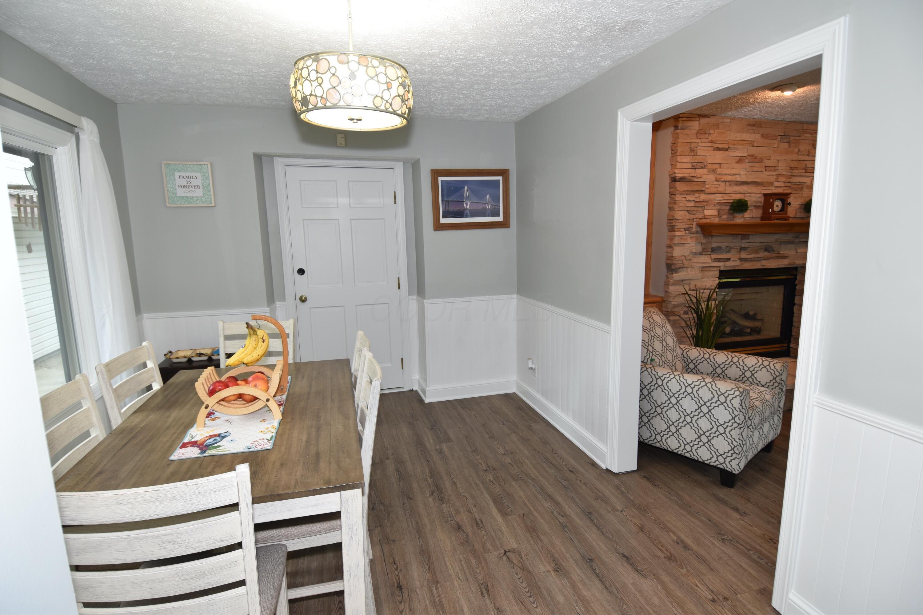 15 Tow Path Road Granville, OH 43023 - Photo 19 of 79 Dining & Entrance to Laundry Mud Room!