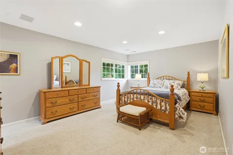 $1,185,000 | 236 Southwest 166th Place, Normandy Park, WA 98166