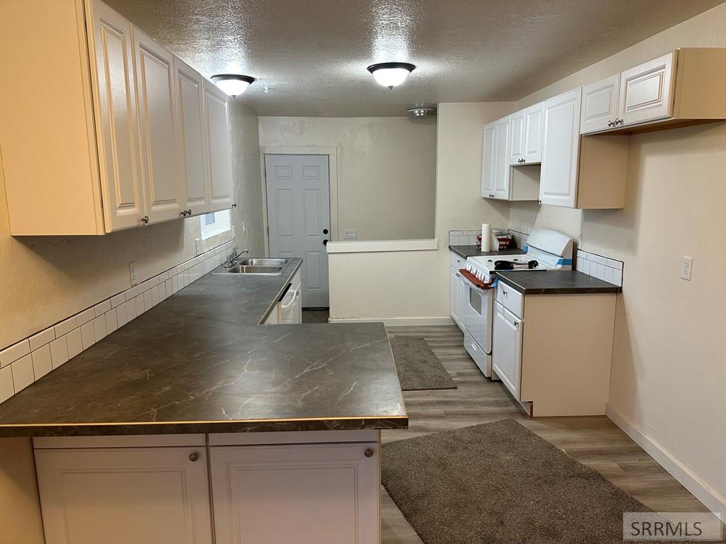 3975 Henderson Lane Pocatello, ID 83201 - Photo 2 of 10