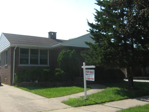 $419,000 | 2516 South 7th Avenue, North Riverside, IL 60546