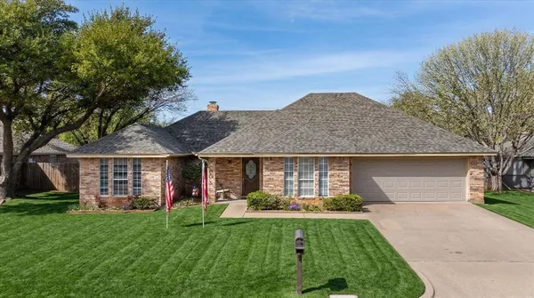 $324,900 | 1214 Chaparral Ln., Granbury, TX 76048
