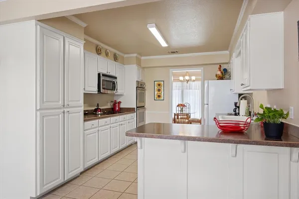 $324,900 | 1214 Chaparral Ln., Granbury, TX 76048
