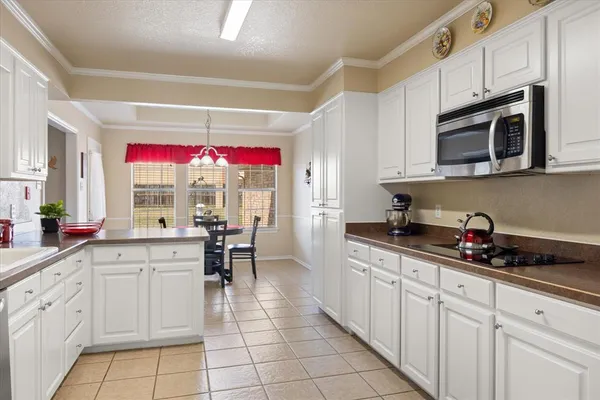 $324,900 | 1214 Chaparral Ln., Granbury, TX 76048