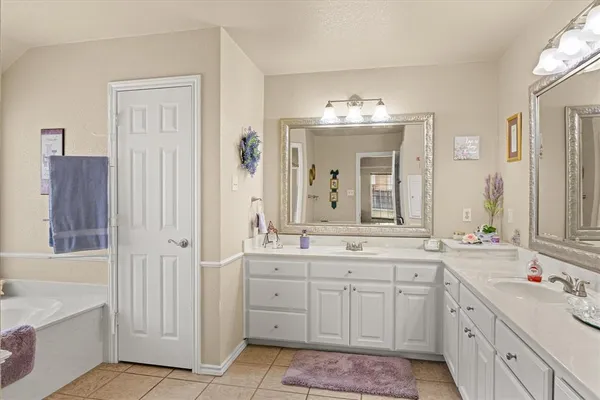 $324,900 | 1214 Chaparral Ln., Granbury, TX 76048