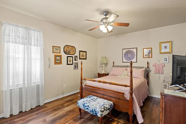 $324,900 | 1214 Chaparral Ln., Granbury, TX 76048