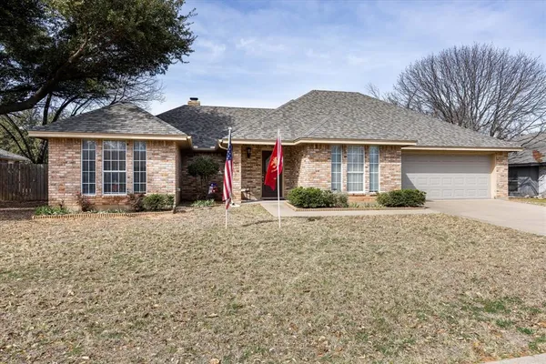 $324,900 | 1214 Chaparral Ln., Granbury, TX 76048